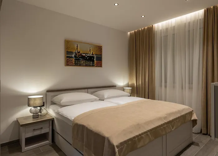 Brand New*City Centre Apart. Kirby