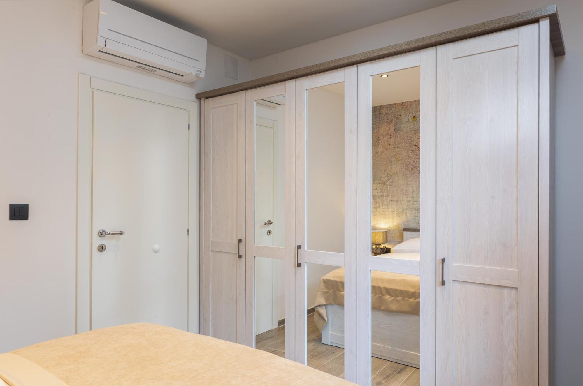 Brand New*city Centre Apart. Kirby